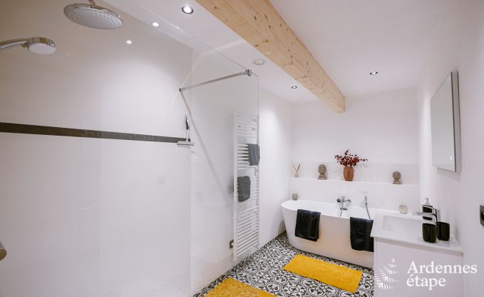 Charmant vakantiehuis in Doische voor 8 personen met priv�zwembad, tuin en barbecue