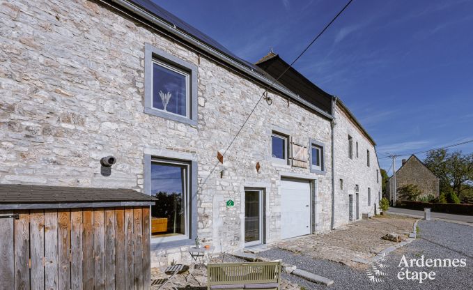 Charmant vakantiehuis in Doische voor 8 personen met priv�zwembad, tuin en barbecue