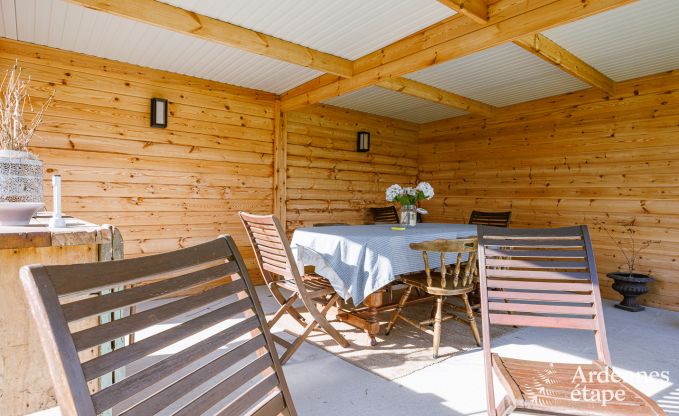 Charmant vakantiehuis in Doische voor 8 personen met priv�zwembad, tuin en barbecue