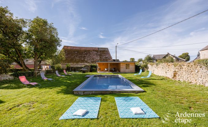 Charmant vakantiehuis in Doische voor 8 personen met priv�zwembad, tuin en barbecue