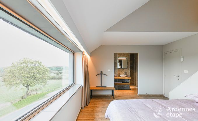 Vakantiewoning in Doische: comfortabel verblijf voor 19 personen met speelkamer, priv�tuin en nabij Dinant