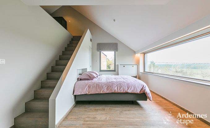 Vakantiewoning in Doische: comfortabel verblijf voor 19 personen met speelkamer, priv�tuin en nabij Dinant