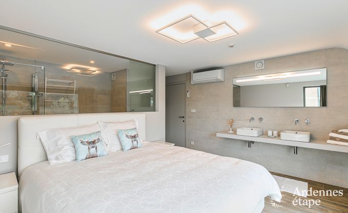 Vakantiewoning in Doische: comfortabel verblijf voor 19 personen met speelkamer, priv�tuin en nabij Dinant