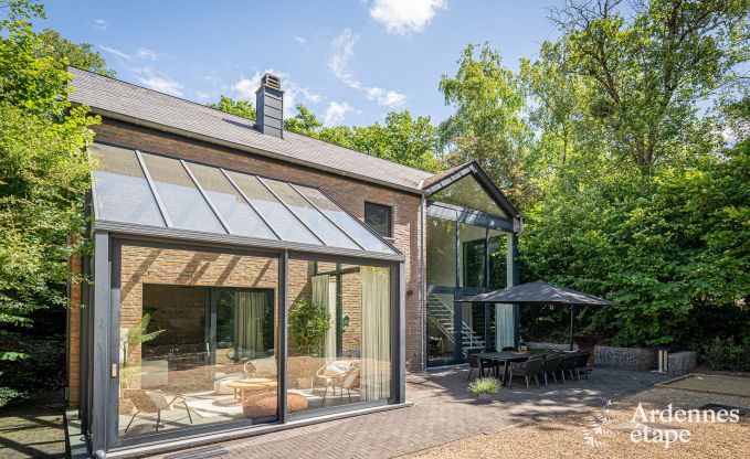 Ruime villa voor 8 personen in Durbuy met sauna, hottub en priv�tuin