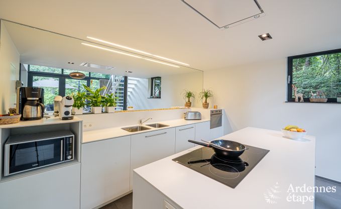 Ruime villa voor 8 personen in Durbuy met sauna, hottub en priv�tuin