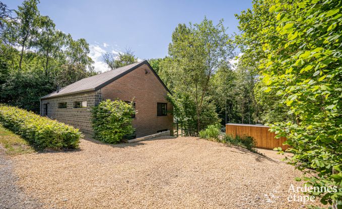 Ruime villa voor 8 personen in Durbuy met sauna, hottub en priv�tuin