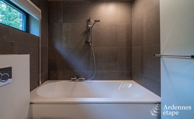 Ruime villa voor 8 personen in Durbuy met sauna, hottub en priv�tuin