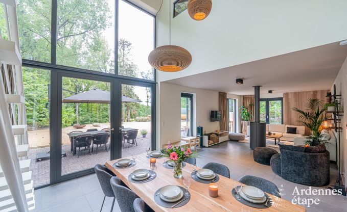 Ruime villa voor 8 personen in Durbuy met sauna, hottub en priv�tuin