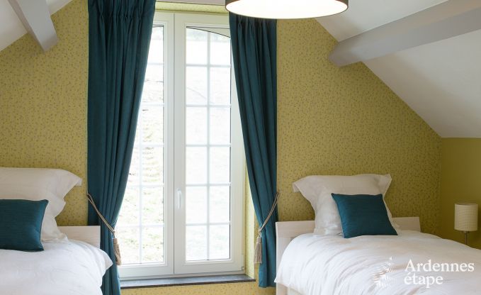 Luxueuze villa in Durbuy voor 15 personen met binnen- en buitenzwembad ineen, een jacuzzi en een sauna: pure ontspanning.