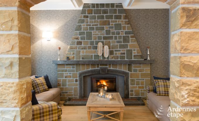 Luxueuze villa in Durbuy voor 15 personen met binnen- en buitenzwembad ineen, een jacuzzi en een sauna: pure ontspanning.