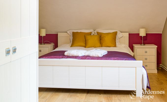 Luxueuze villa in Durbuy voor 15 personen met binnen- en buitenzwembad ineen, een jacuzzi en een sauna: pure ontspanning.