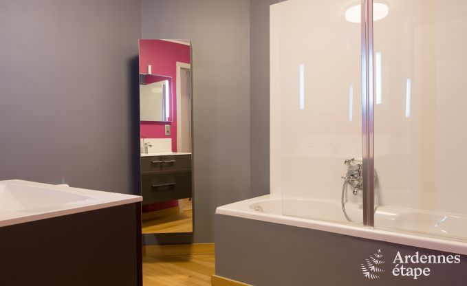 Luxueuze villa in Durbuy voor 15 personen met binnen- en buitenzwembad ineen, een jacuzzi en een sauna: pure ontspanning.