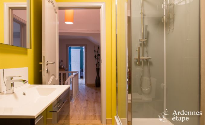 Luxueuze villa in Durbuy voor 15 personen met binnen- en buitenzwembad ineen, een jacuzzi en een sauna: pure ontspanning.