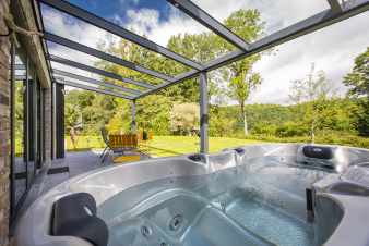 Vakantiehuis voor 2 p. met privjacuzzi in de Ardennen (vlak bij Durbuy)