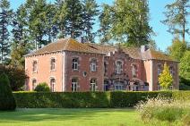 Bijgebouw van kasteel in Durbuy voor uw verblijf met Ardennes-Etape