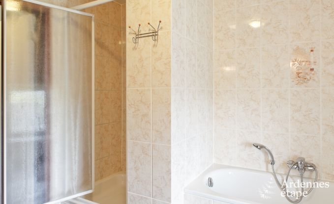 Vakantiehuis in Durbuy: 32 personen, 12 kamers, priv�tuin, hart van de Belgische Ardennen