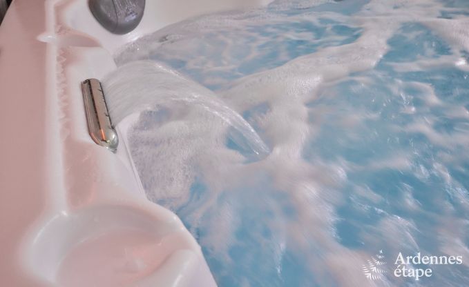 Vakantiewoning met jacuzzi en modern interieur in Durbuy, ideaal voor 2 koppels of familie van 4