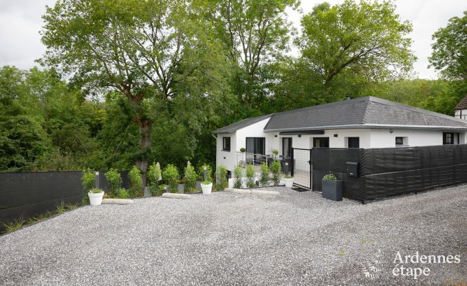 Vakantiewoning met jacuzzi en modern interieur in Durbuy, ideaal voor 2 koppels of familie van 4