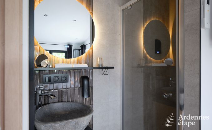 Vakantiewoning met jacuzzi en modern interieur in Durbuy, ideaal voor 2 koppels of familie van 4