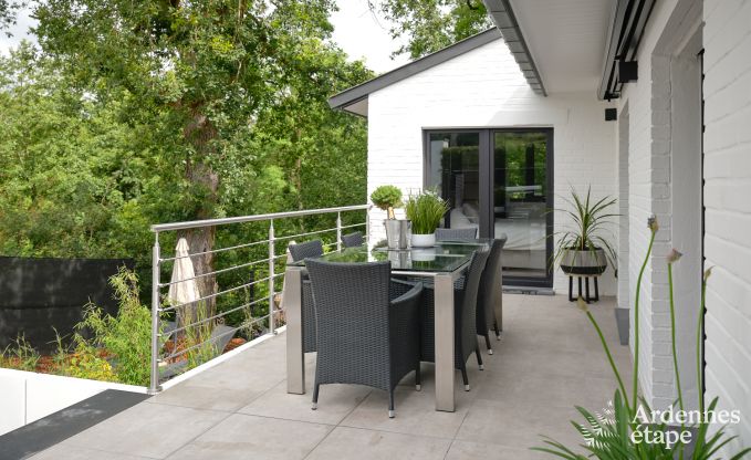 Vakantiewoning met jacuzzi en modern interieur in Durbuy, ideaal voor 2 koppels of familie van 4