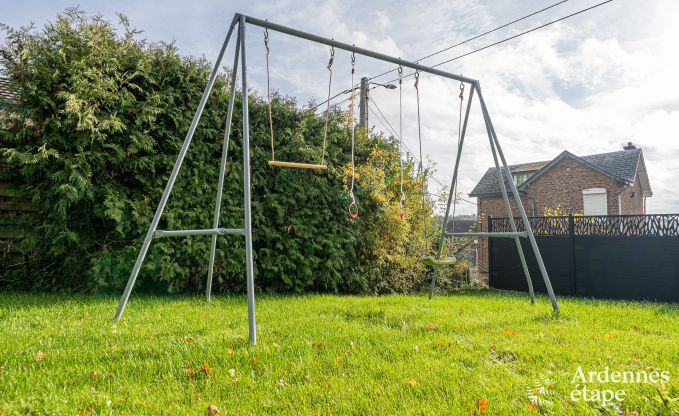 Vakantiewoning in Durbuy voor 5 personen met 3 slaapkamers, houtpelletkachel, outdoor jacuzzi, priv�terras en speeltoestellen