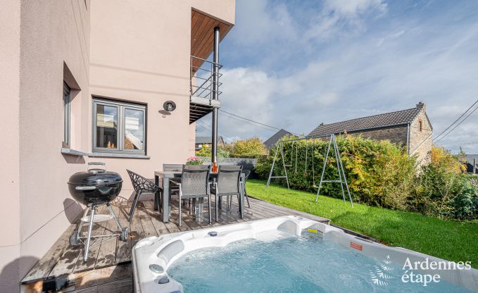 Vakantiewoning in Durbuy voor 5 personen met 3 slaapkamers, houtpelletkachel, outdoor jacuzzi, priv�terras en speeltoestellen