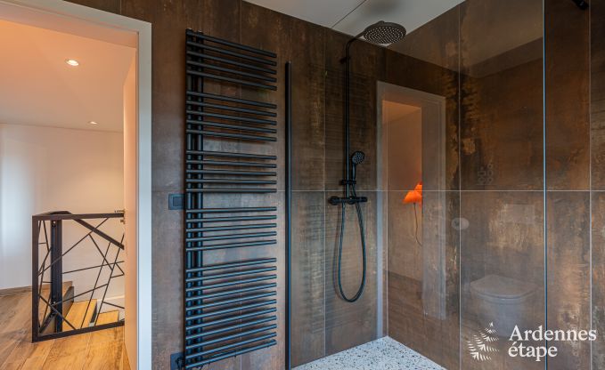 Vakantiewoning in Durbuy voor 5 personen met 3 slaapkamers, houtpelletkachel, outdoor jacuzzi, priv�terras en speeltoestellen