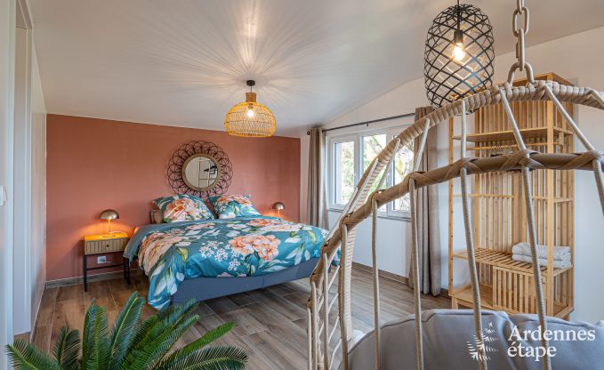 Vakantiewoning in Durbuy voor 5 personen met 3 slaapkamers, houtpelletkachel, outdoor jacuzzi, priv�terras en speeltoestellen