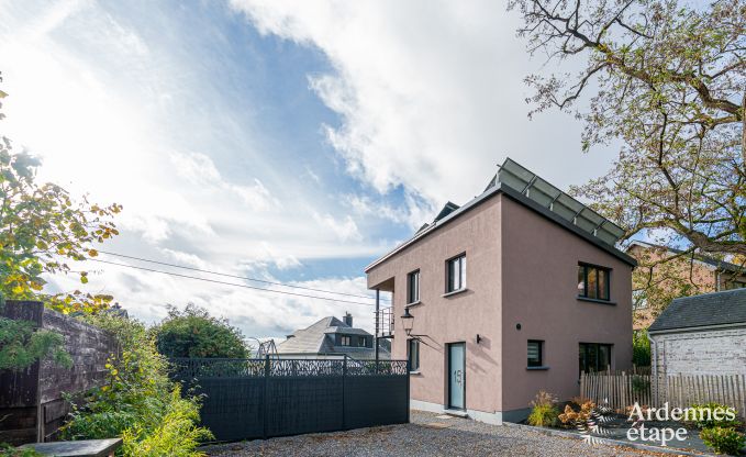 Vakantiewoning in Durbuy voor 5 personen met 3 slaapkamers, houtpelletkachel, outdoor jacuzzi, priv�terras en speeltoestellen