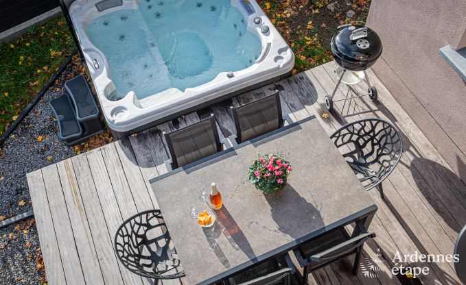 Vakantiewoning in Durbuy voor 5 personen met 3 slaapkamers, houtpelletkachel, outdoor jacuzzi, priv�terras en speeltoestellen