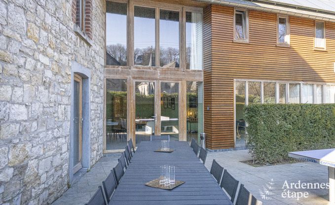 Onvergetelijk verblijf in Durbuy: Ruim vakantiehuis voor 18 personen met luxe voorzieningen in het hart van de Ardennen