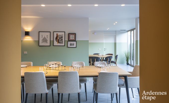 Onvergetelijk verblijf in Durbuy: Ruim vakantiehuis voor 18 personen met luxe voorzieningen in het hart van de Ardennen