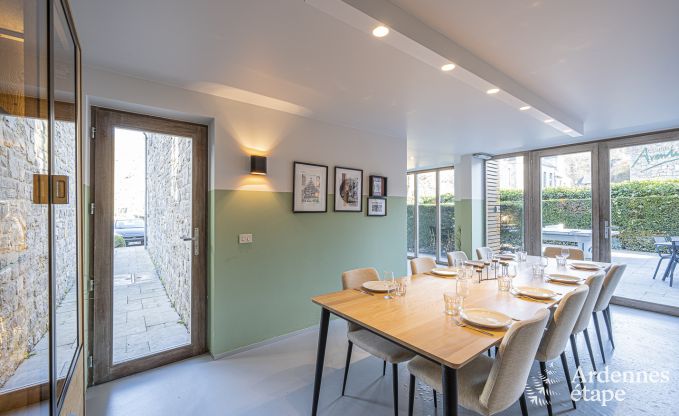 Onvergetelijk verblijf in Durbuy: Ruim vakantiehuis voor 18 personen met luxe voorzieningen in het hart van de Ardennen