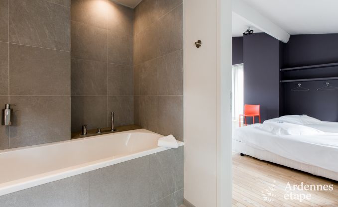 Onvergetelijk verblijf in Durbuy: Ruim vakantiehuis voor 18 personen met luxe voorzieningen in het hart van de Ardennen