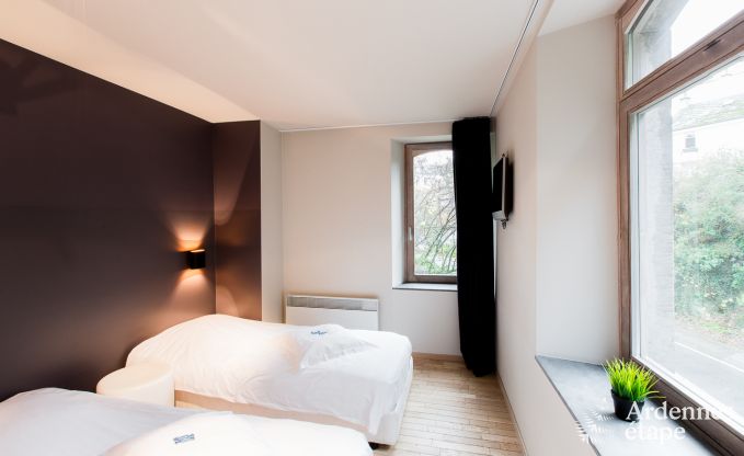 Onvergetelijk verblijf in Durbuy: Ruim vakantiehuis voor 18 personen met luxe voorzieningen in het hart van de Ardennen