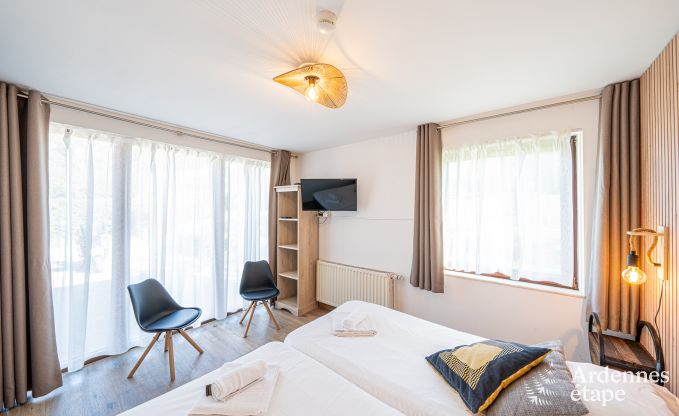 Chalet in Durbuy voor 12 personen met jacuzzi, sauna, houtkachel en zwembad