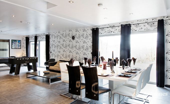 Luxe villa in Durbuy voor 9 personen met binnenzwembad en hammam in de Ardennen