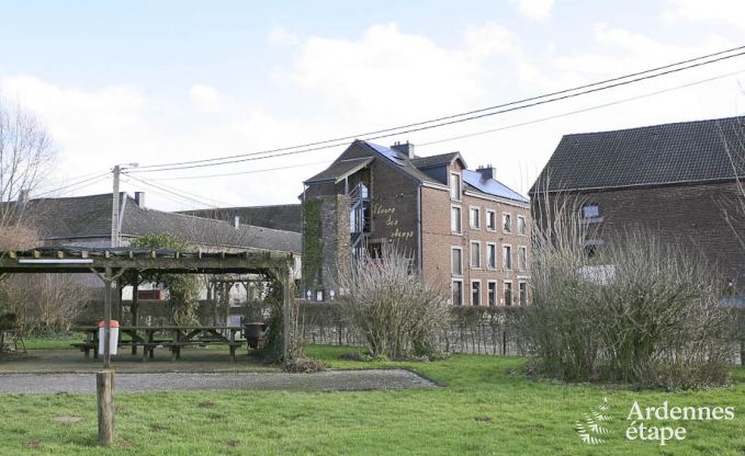 Groot vakantiehuis op de boerderij in Durbuy, 8 slaapkamers, 7 badkamers, priv�tuin, voorzieningen voor gezinnen en fietsers, Ardennen