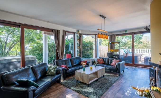 Chalet in Durbuy voor 12 personen met jacuzzi, sauna, houtkachel en zwembad