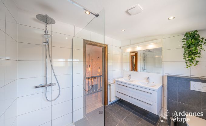 Chalet in Durbuy voor 12 personen met jacuzzi, sauna, houtkachel en zwembad