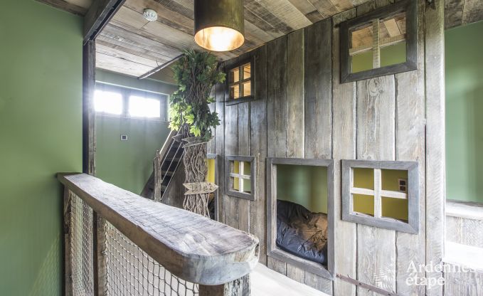 Kasteel in Erez�e voor 12/15 personen in de Ardennen