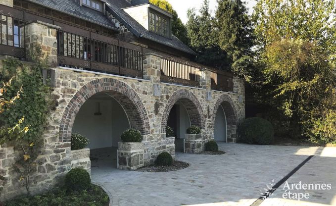 Kasteel in Erez�e voor 12/15 personen in de Ardennen