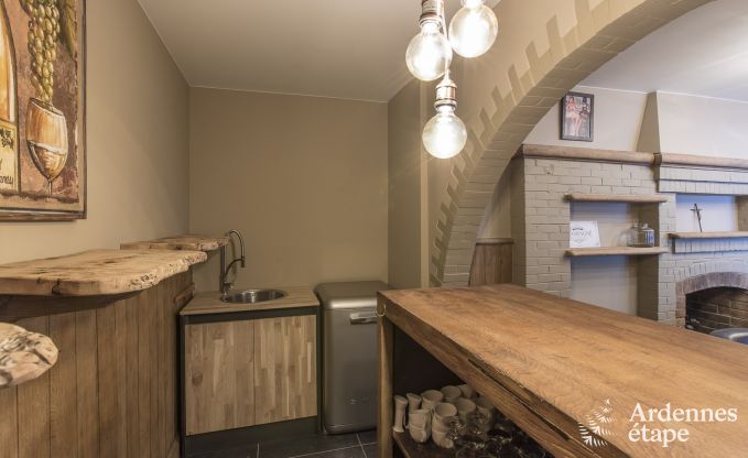 Kasteel in Erez�e voor 12/15 personen in de Ardennen