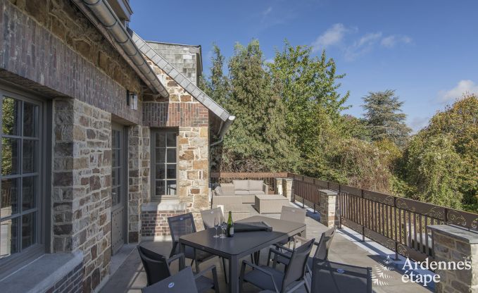 Kasteel in Erez�e voor 12/15 personen in de Ardennen