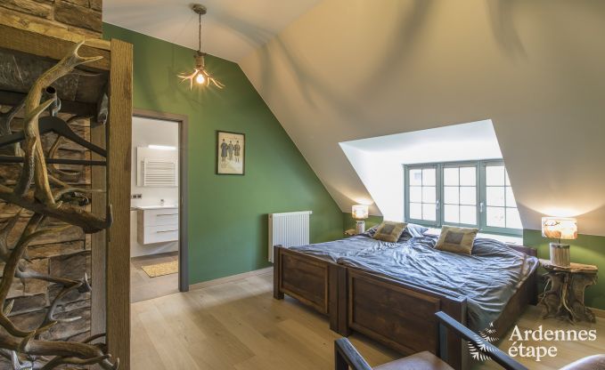 Kasteel in Erez�e voor 12/15 personen in de Ardennen