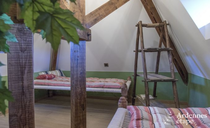 Kasteel in Erez�e voor 12/15 personen in de Ardennen