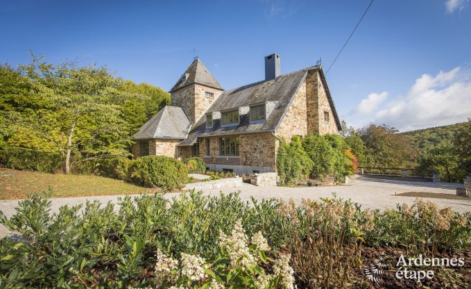 Kasteel in Erez�e voor 12/15 personen in de Ardennen