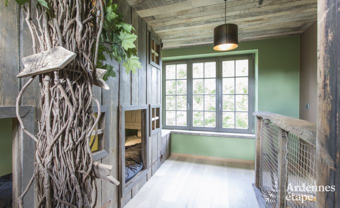 Kasteel in Erez�e voor 12/15 personen in de Ardennen