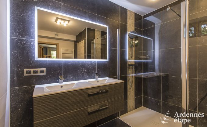 Kasteel in Erez�e voor 12/15 personen in de Ardennen