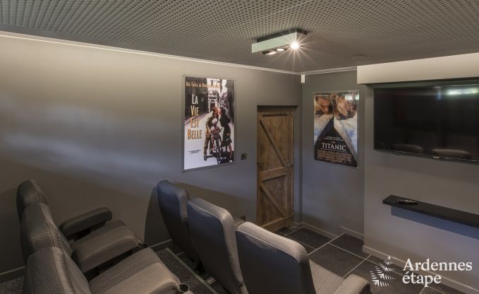 Kasteel in Erez�e voor 12/15 personen in de Ardennen